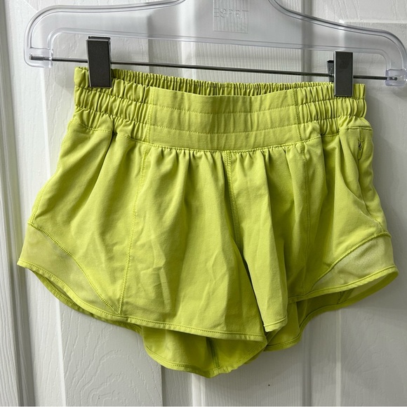 Lululemon shorts size 4 - Picture 2 of 4